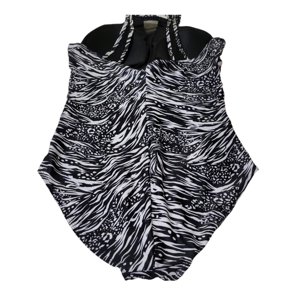 Simon Chang Swimwear One Piece Size 1X Tummy Control - Picture 6 of 8